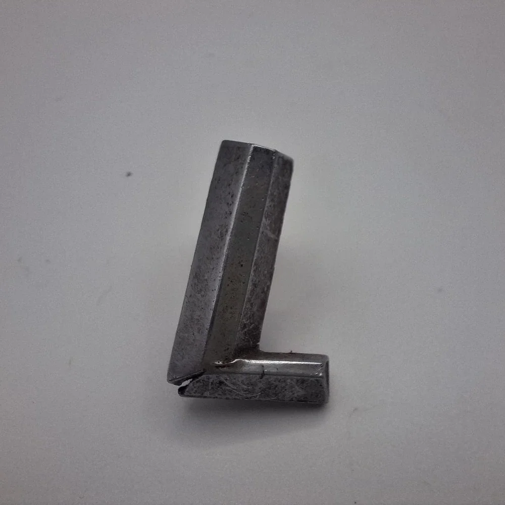 Vintage Metal L Emblem 98-4 Badge Chrome Automotive‎ Charm Industrial Sign